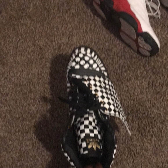 Shoes - Picture 6 of 7